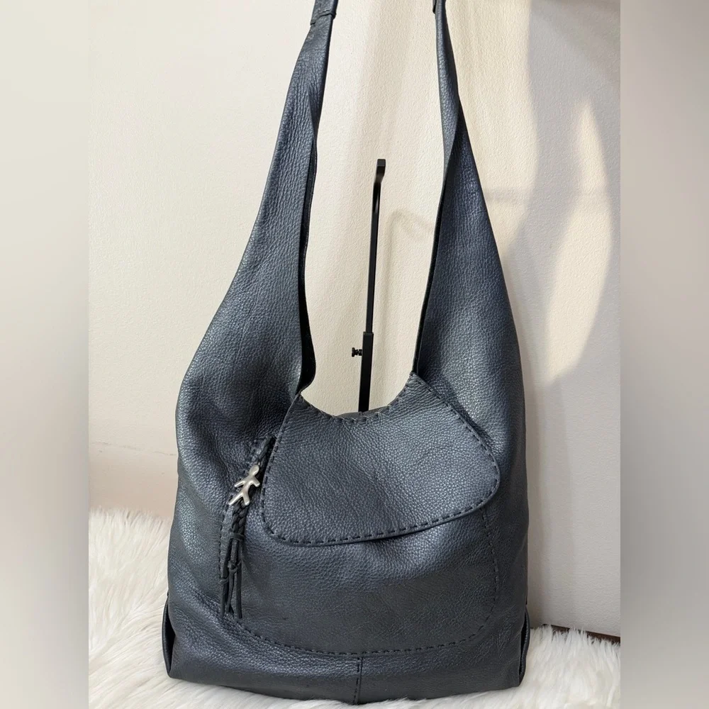 HENRY BEGUELIN  Leather Hobo Bag. Made in Italy